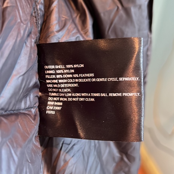 Bernardo packable royal blue feather down puffer sz L with packing bag - Picture 5 of 6